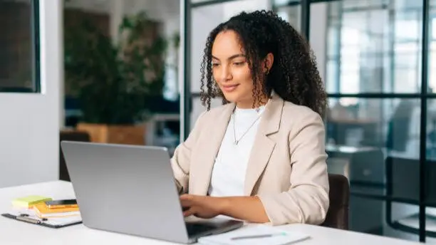 Recrutement Assistante de Direction (Immobilier, BAC+4)