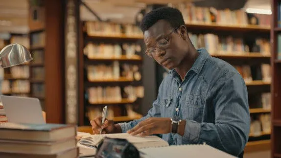 Recrutement d’enseignant(e)s-chercheur(e)s à l’UCAD